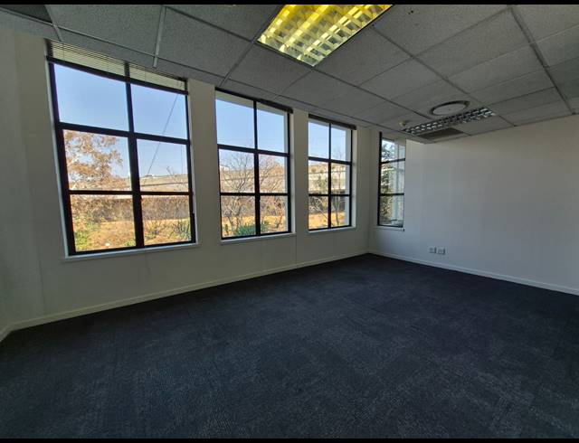 1,312M² OFFICE TO LET IN SANDTON CENTRAL